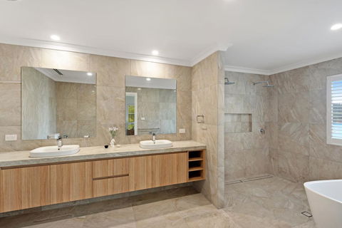La Bella Apartments - Hotel QLD 3