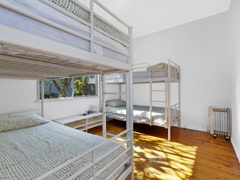 Lakes Edge Cottage - Hotel QLD 1
