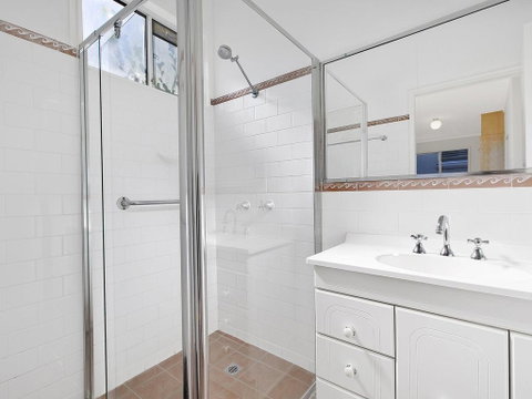 Lakes Edge Cottage - Hotel QLD 3
