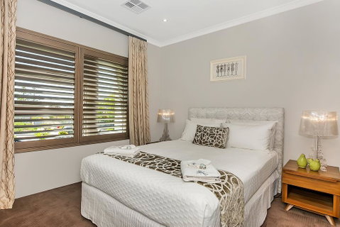 Lavender Manor BnB - Hotel QLD 3