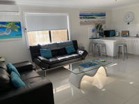 Book Barrack Point Accommodation Vacations Hotel QLD Hotel QLD