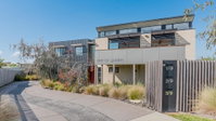 Luxe Townhouse - Linen/WiFi Included