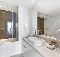 Luxury Hotel with Ocean View in Surfers Paradise - Hotel QLD