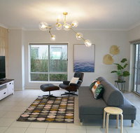 Luxury Waterfront Villa in Sanctuary Lakes - Hotel QLD