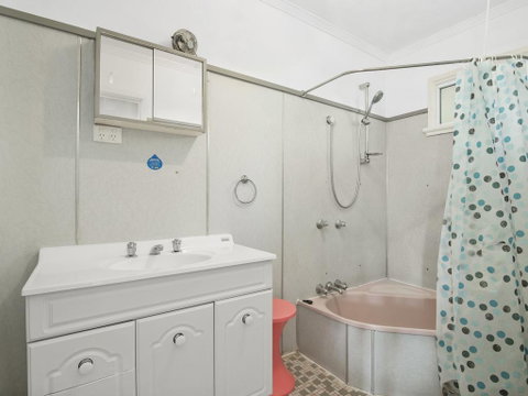 LYDSTEP BILINGA, QLD - Hotel QLD 2