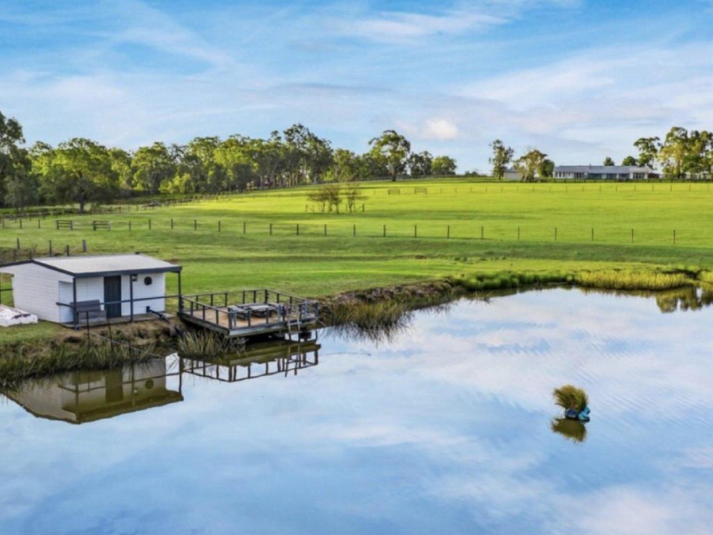 Quorrobolong NSW Hotel QLD