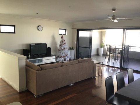 Marina Precinct - Hotel QLD 1