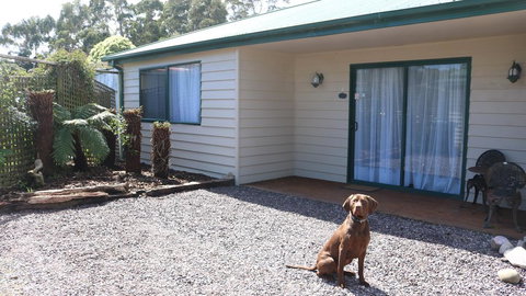 Meredith House & Apartments Strahan - Hotel QLD 2