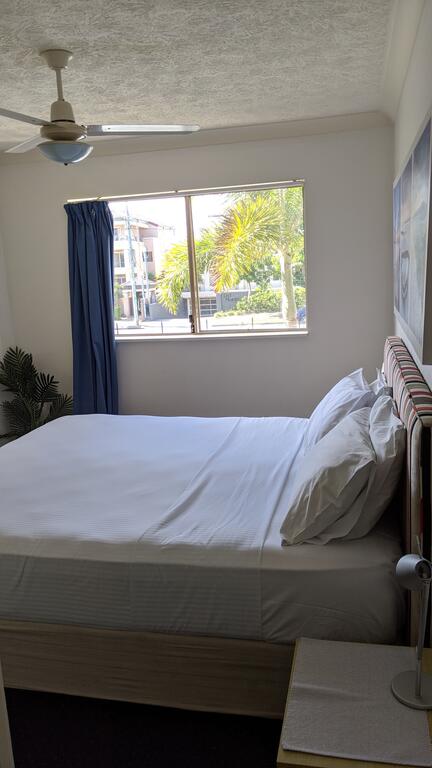 Mermaid Beach Apartment - Hotel QLD 1