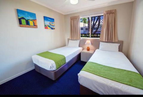 Mermaid Beach Apartment - Hotel QLD 2