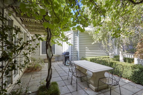 Mews Cottages - Hotel QLD 1