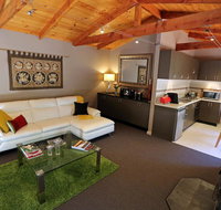 Mirkwood Forest Self-contained Spa Cottages - Hotel QLD