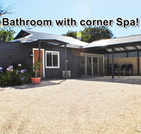 MODERN  LUXURIOUS WITH SPA BATH - Hotel QLD