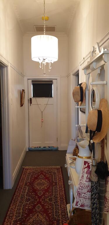 Nanas Place - Hotel QLD 3