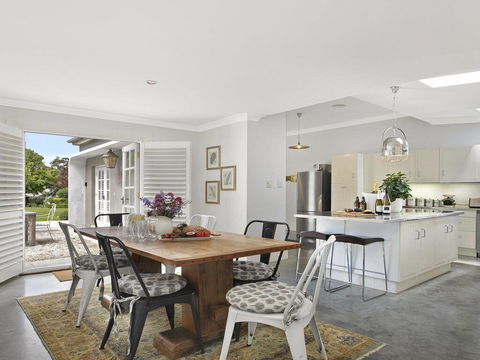 Nattai Lodge - House & Cottage In Beautiful Garden - Hotel QLD 1