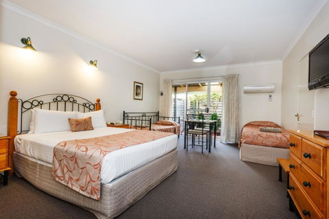Nelsons Of Bridgetown - Hotel QLD 2