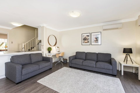 Subiaco Village 30 - Hotel QLD 2