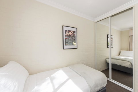 Subiaco Village 30 - Hotel QLD 20