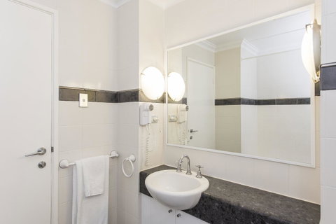 Subiaco Village 30 - Hotel QLD 15