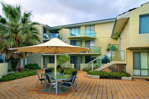 Scarborough Beach Front Resort - Shell Ten - Hotel QLD 0