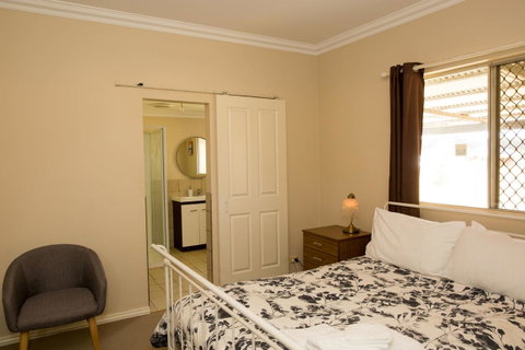Yvonnes Rest Holiday Home - Hotel QLD 3
