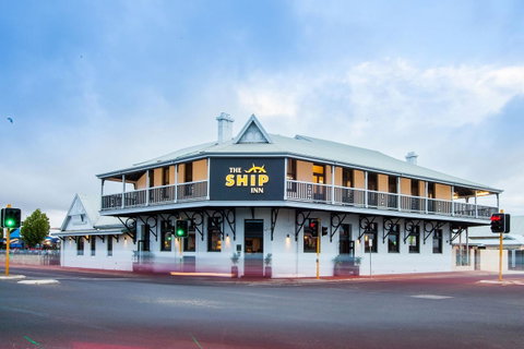 Nightcap At The Ship Inn - Hotel QLD 4