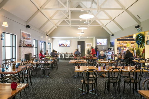Nightcap At The Ship Inn - Hotel QLD 39