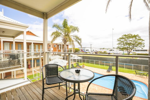 Nightcap At The Ship Inn - Hotel QLD 26