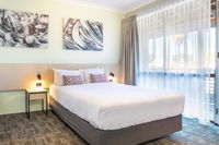 Book Wanneroo Accommodation Vacations Hotel QLD Hotel QLD