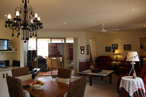 Crossland House - Hotel QLD 18