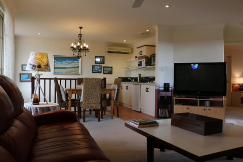 Crossland House - Hotel QLD 14