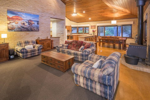 53 Martina Drive - Hotel QLD 15
