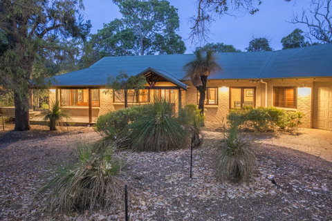 53 Martina Drive - Hotel QLD 1
