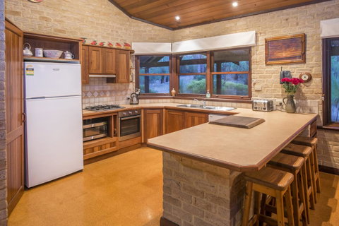 53 Martina Drive - Hotel QLD 17