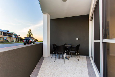 Reflections By Rockingham Apartments - Hotel QLD 0