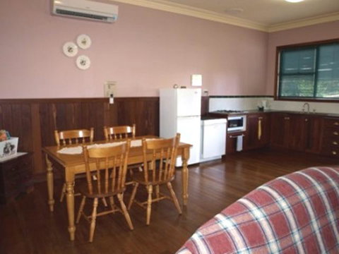 Pemberton Old Picture Theatre Holiday Apartments - Hotel QLD 34