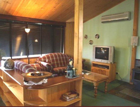 Pemberton Old Picture Theatre Holiday Apartments - Hotel QLD 15