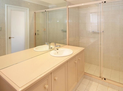 Searenity - Hotel QLD 12