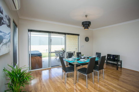 Indian Ocean Retreat - Hotel QLD 3