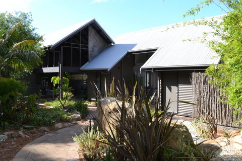 DESIGNER'S STUDIO - Hotel QLD 13