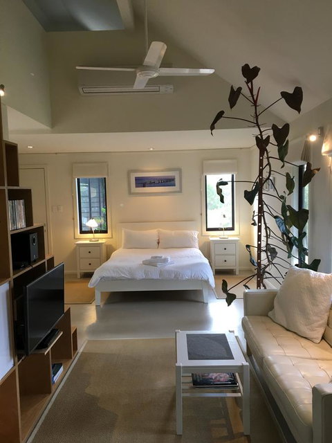 DESIGNER'S STUDIO - Hotel QLD 0