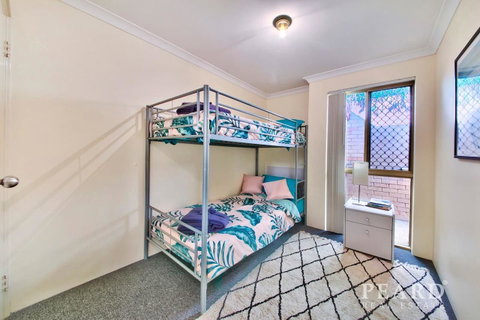 Scarborough Beach, Perth - Sun & Surf Villa - Hotel QLD 19
