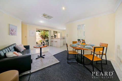 Scarborough Beach, Perth - Sun & Surf Villa - Hotel QLD 11