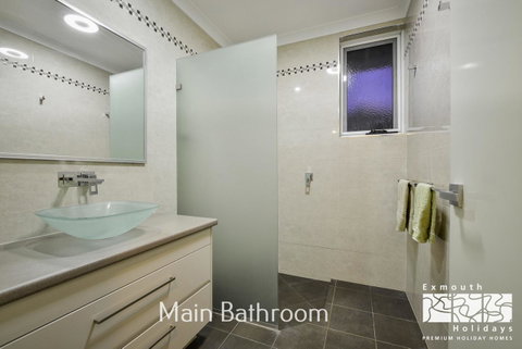 13 Learmonth Street - Close To Town Centre - Hotel QLD 10