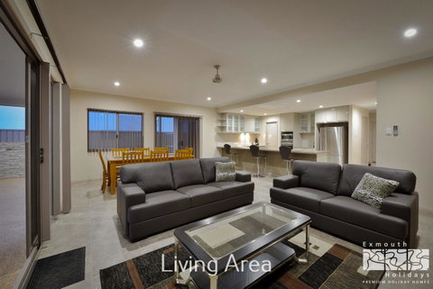 7 Kestrel Place - Hotel QLD 2