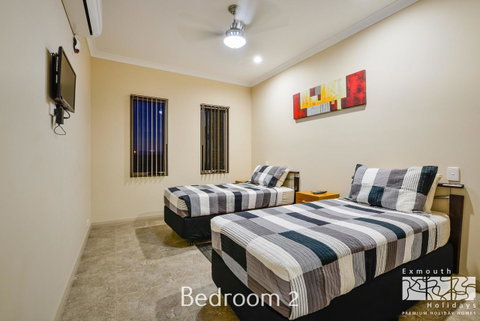 7 Kestrel Place - Hotel QLD 12