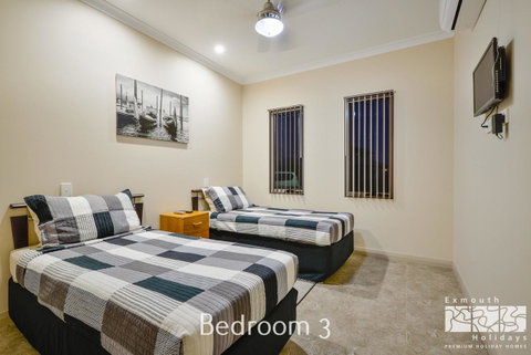 7 Kestrel Place - Hotel QLD 14