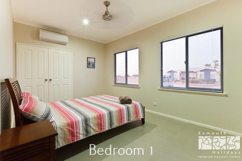3 Kestrel Place - Hotel QLD 8