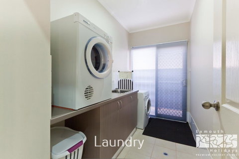 3 Kestrel Place - Hotel QLD 16