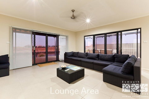 3 Kestrel Place - Hotel QLD 1